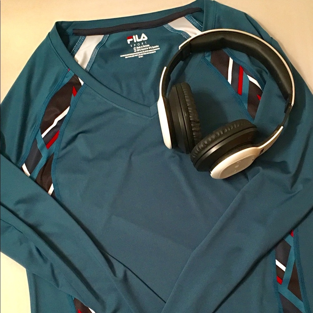 Fila Sport Long Sleeve V-neck T-shirt Small